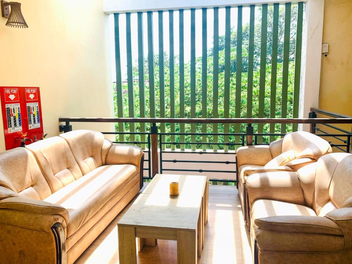 Marathona Tourist Resort - Anuradhapura Eksteriør billede