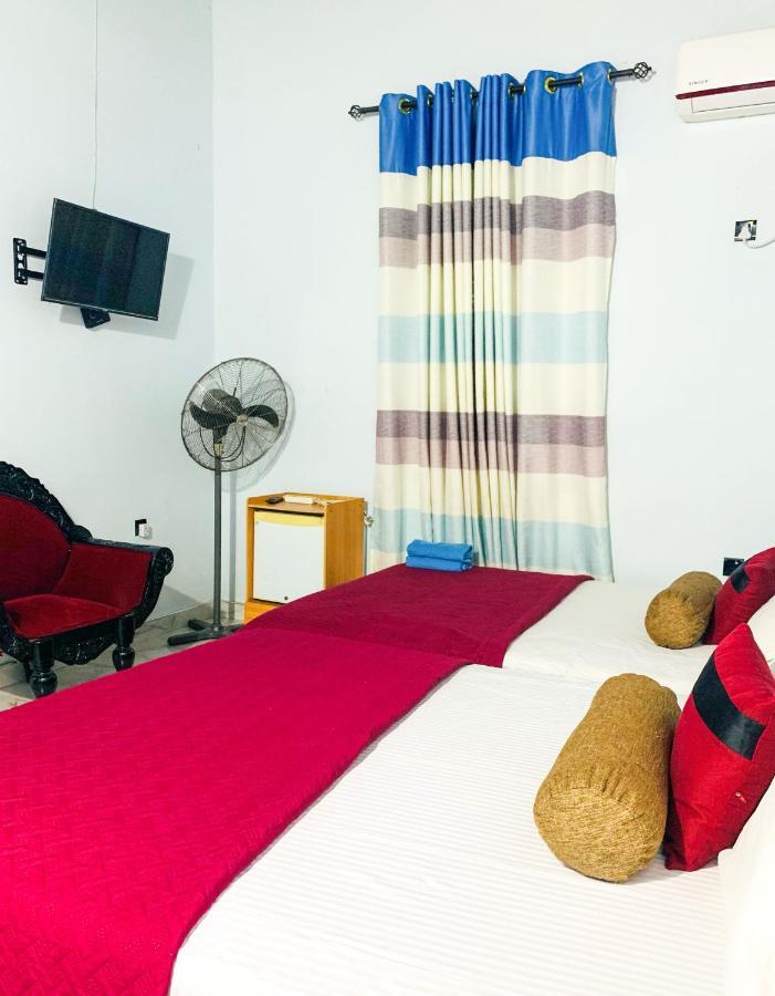 Marathona Tourist Resort - Anuradhapura Eksteriør billede