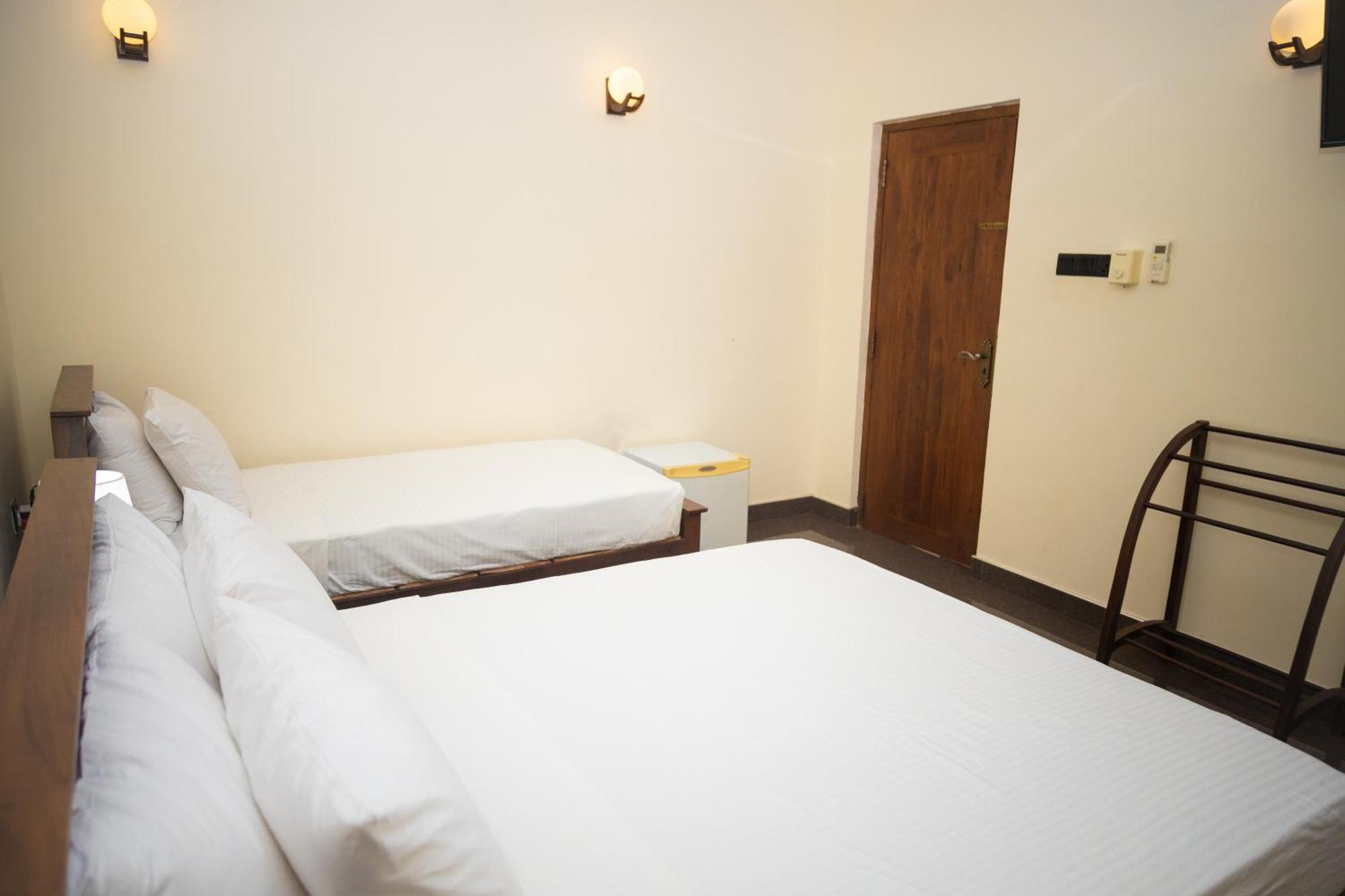 Marathona Tourist Resort - Anuradhapura Eksteriør billede