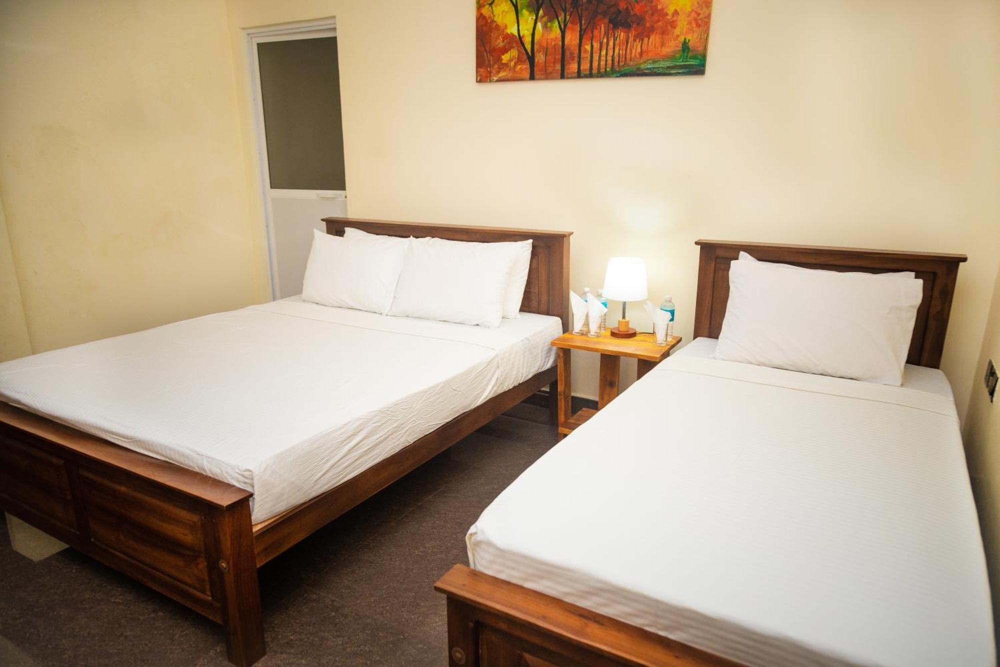 Marathona Tourist Resort - Anuradhapura Eksteriør billede