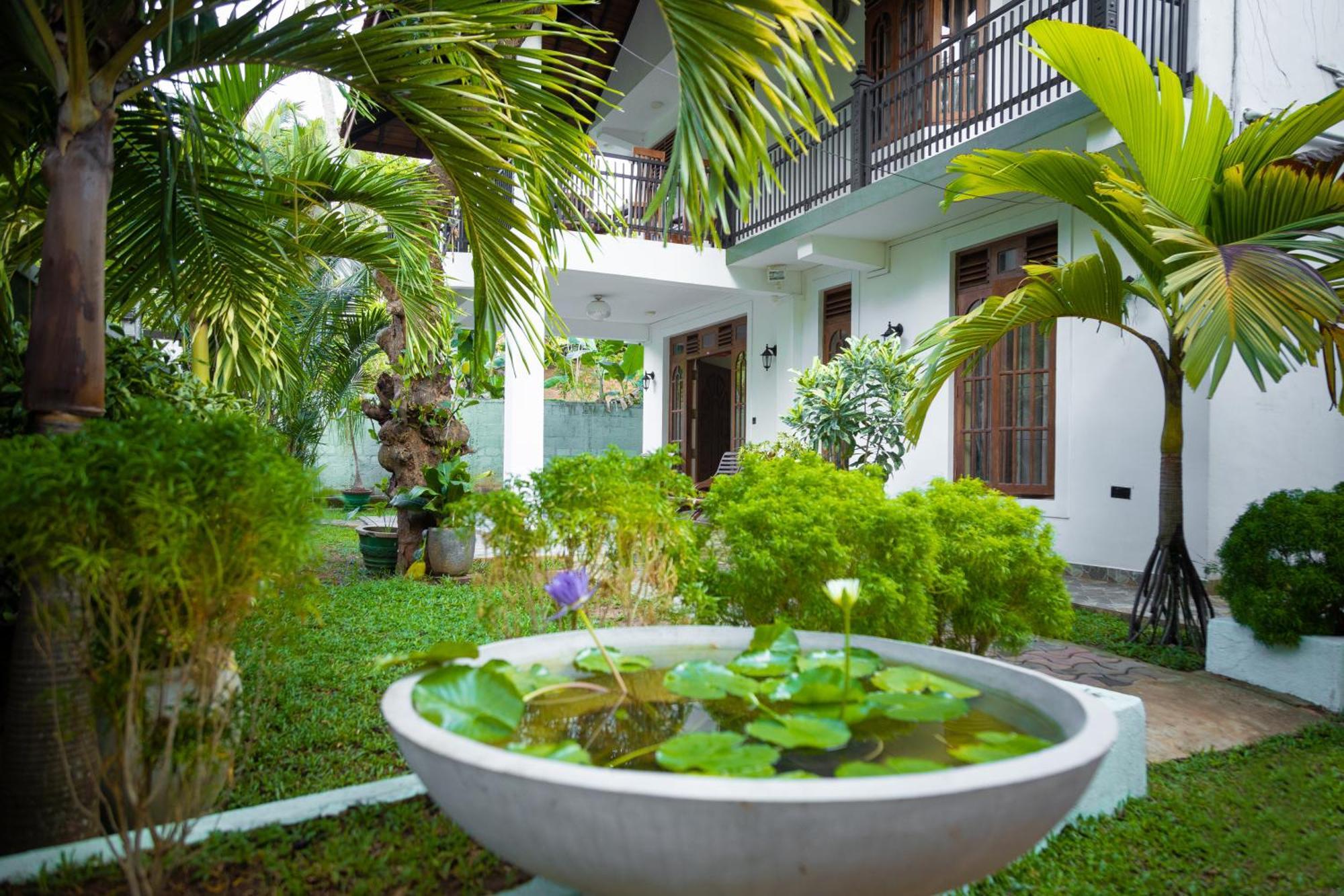 Marathona Tourist Resort - Anuradhapura Eksteriør billede